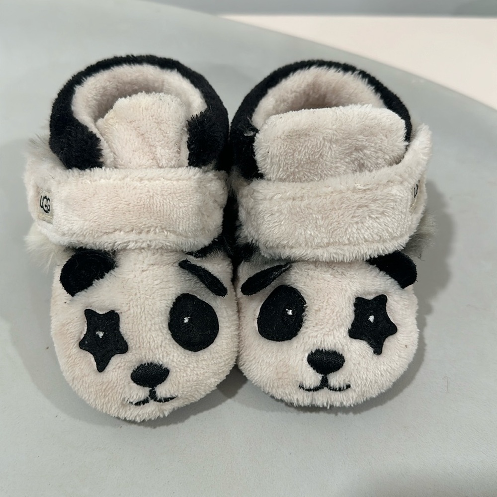 Ugg baby panda slippers size 4/5